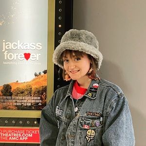 Meet your Posher, Rae